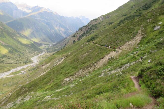 Blick Richtung Aufstieg. Hier die lange Hangquerung.