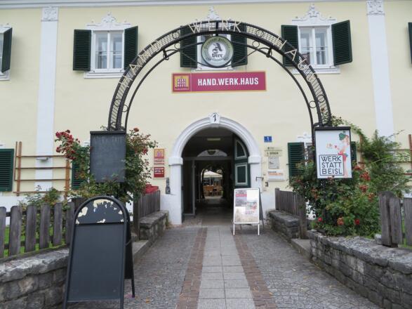 Das Handwerkhaus mit 16 Handwerksmeister