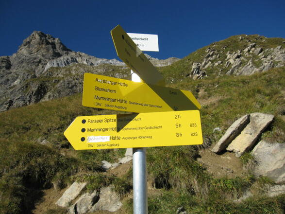 Wegmarkierung nahe der Augsburger Hütte
