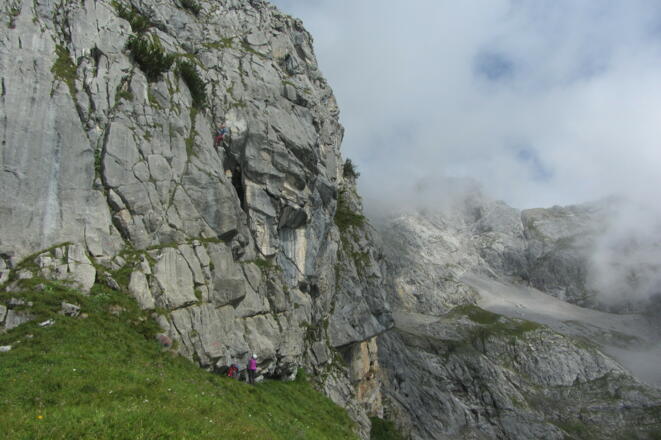 Route 13, Bright black morning light