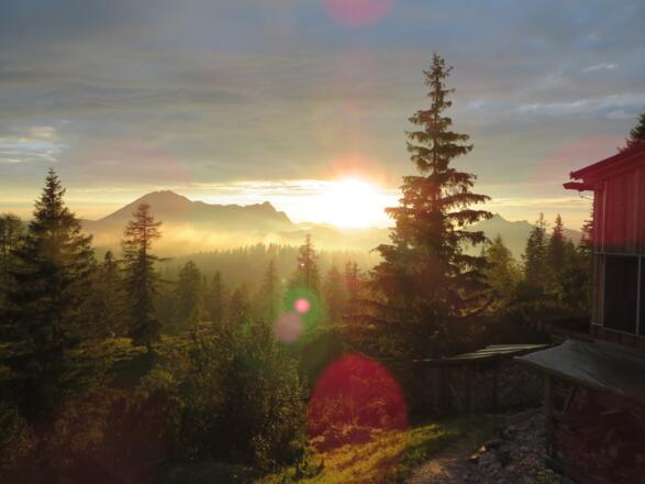 Abendstimmung auf der Goiserer Hütte, Blick zum Gamsfeld und Wilder Jäger (Salzkammergut Berge)