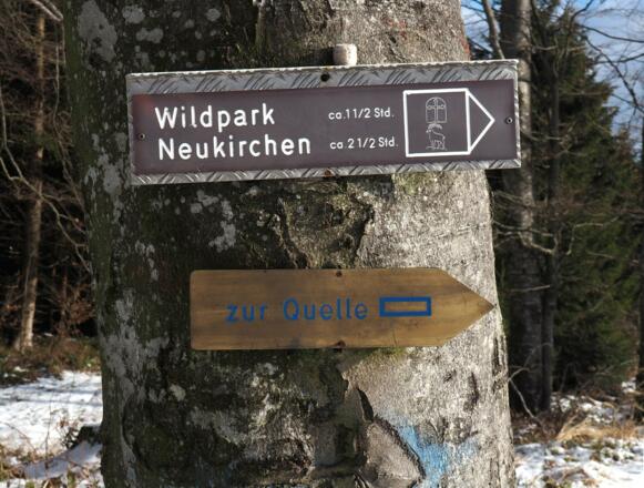 Abzweigtafel (1020m) zum Wildpark Hochkreut