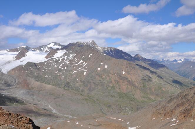 Mittlere Guslarspitze Blick zur Wildspitze