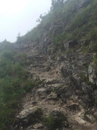 Leichte versicherte Stelle am Aufstieg zur Goisererhütte
