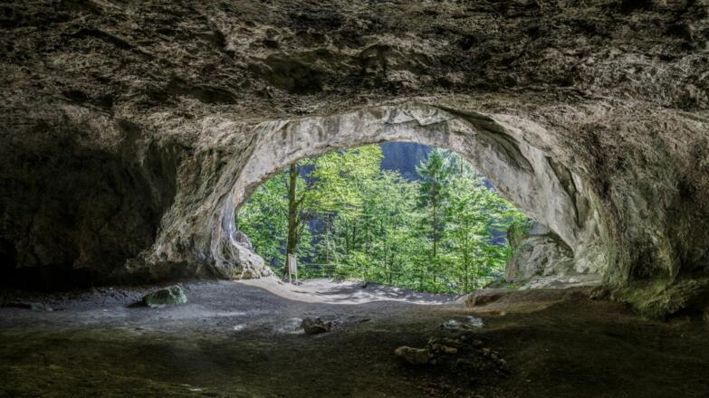 Tischoferhöhle Wandern Kaisertal Naturerlebnis Kaisergebirge Kraftplatz