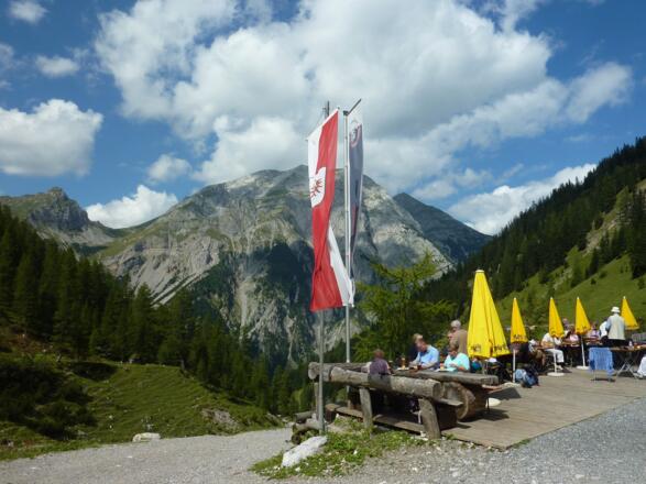 Ausblick von der Binsalm aufs Gamsjoch