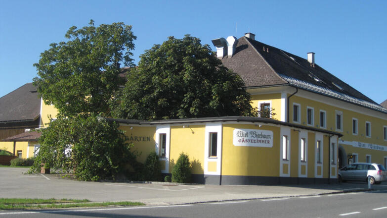 wirt-z-bierbaum-hausansicht-familie-muhr