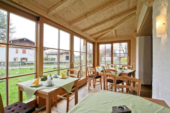 Frühstück im Wintergarten