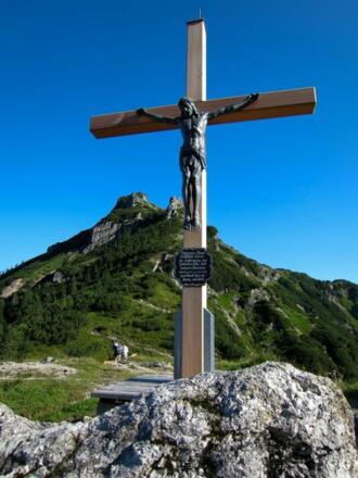 Kirchdorf_Stripsenjoch_Tavonarokreuz_Wilder Kaiser