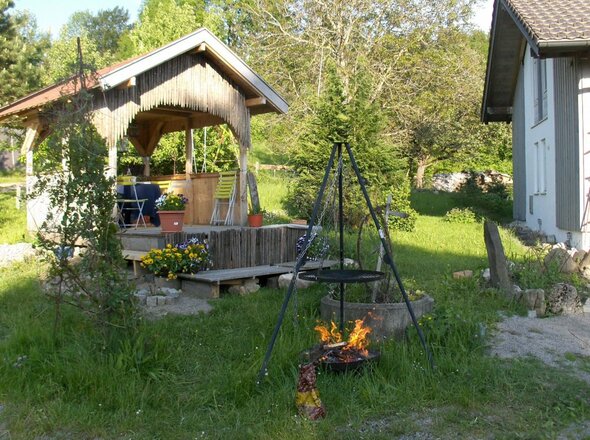 Unser Gartenhäuschen mit Grill