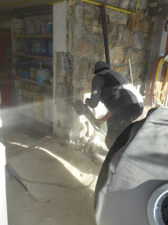 Bauarbeiten an der Hütte - Lavori di costruzione sulla capanna