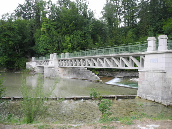 Am historischen Rechensteg wird die Ischl überquert.