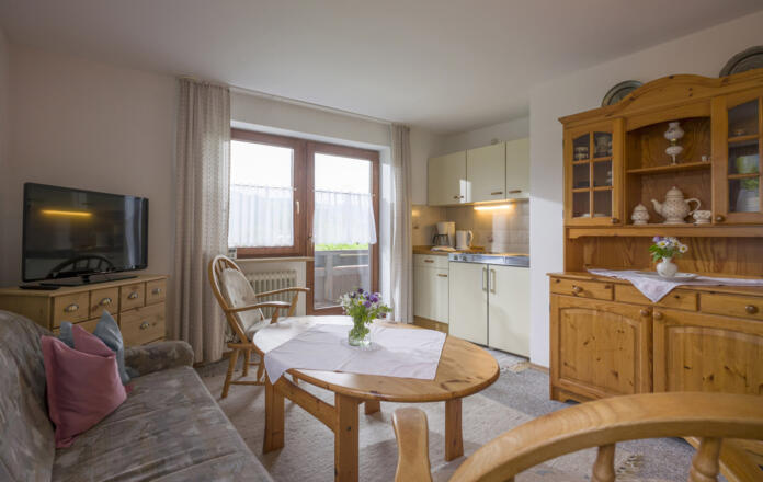 Zimmer mit Kochnische