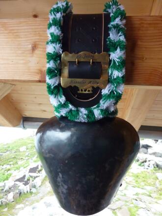 Geschenk der Hüttenwirte an die Sektion - Dono del padrone alla sezione