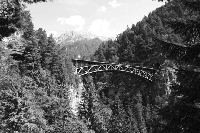 Die Bahnlinie Garmisch-Innsbruck wurde schon 1912 eröffnet und steht unter Denkmalschutz!