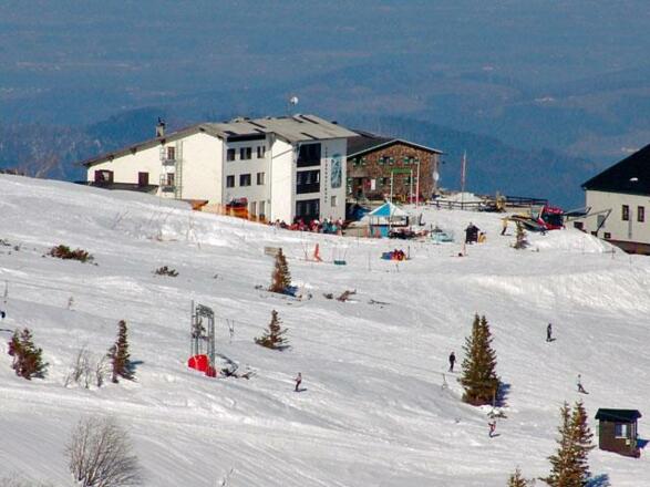 Winteransicht Feuerkogelhaus