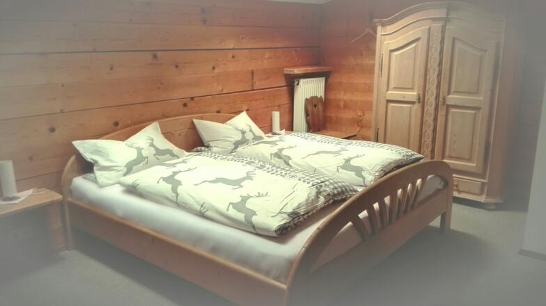 Schlafzimmer in der FeWo Kranzhorn