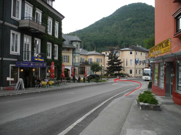 Bei der Abzweigung in den Rechensteg gibt es keinen Wegweiser, da diese im Zentrum nicht montiert werden durften.