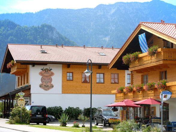 Hausansicht im Sommer