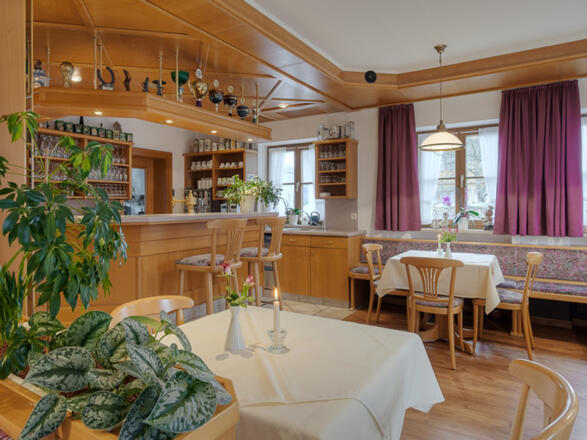 Autenthalts- und Speiseraum