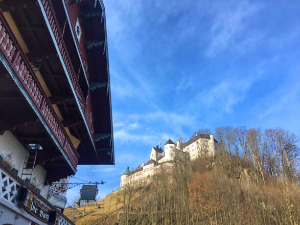 unterhalb Schloss Hohenaschau