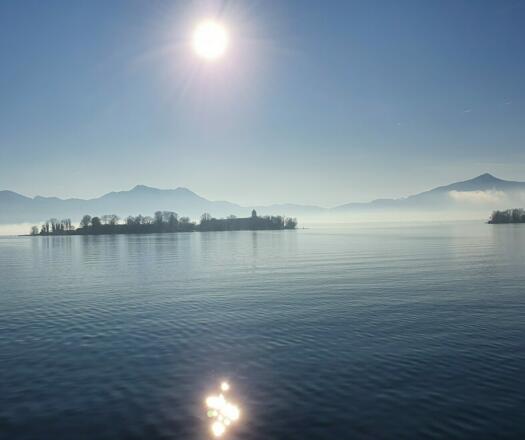 Blick zur Fraueninsel