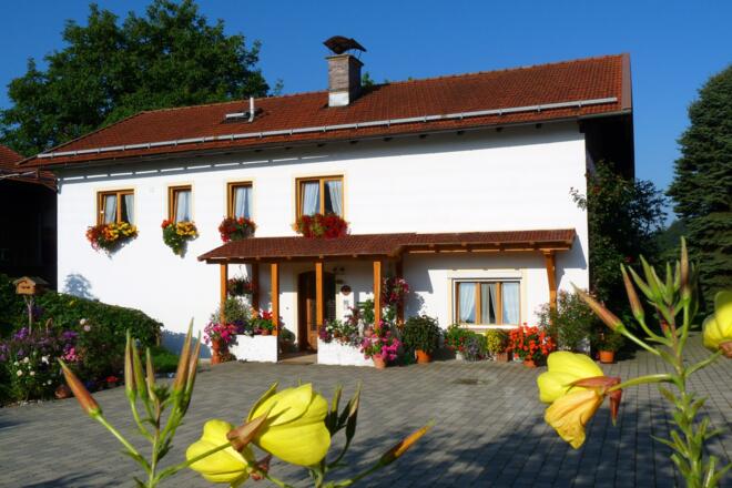 Hausansicht der Ferienwohnungen