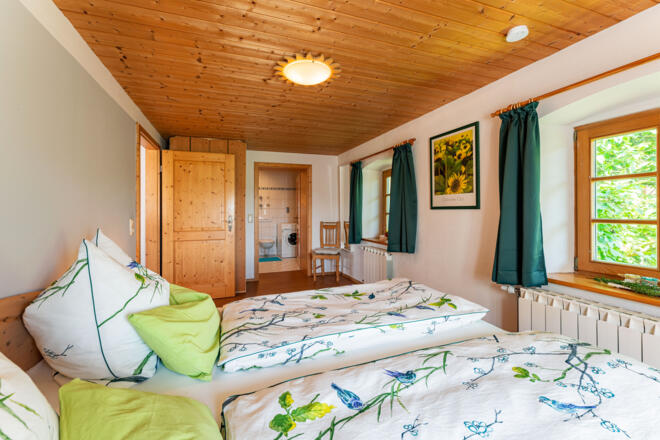 Das Schlafzimmer mit Badezimmer