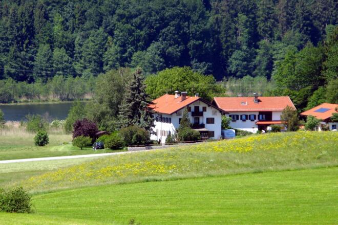 Hausbild mit Blick zum Bärnsee