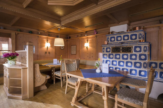 Stüberl mit Kachelofen