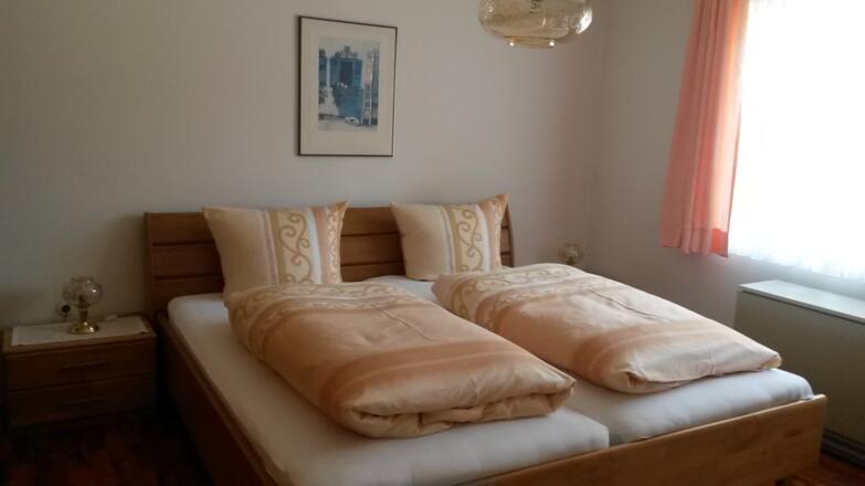 Schlafzimmer Ferienwohnung Zäch