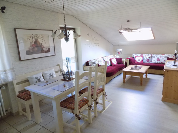 Wohn- und Essbereich