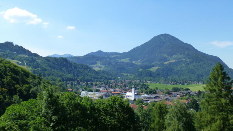 Ortsansicht Oberaudorf mit Blick zum Wildbarren