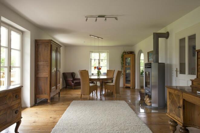 Wohnzimmer mit Kamin