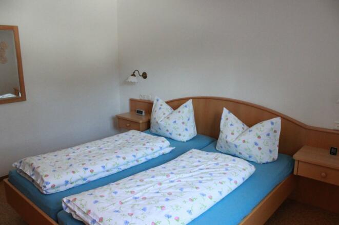 Schlafzimmer 2