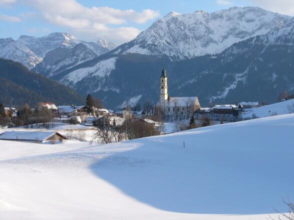 Sonnige Aussicht von Balkon oder Terrasse