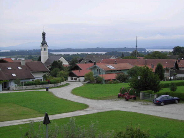 Blick auf Rimsting und den Chiemsee