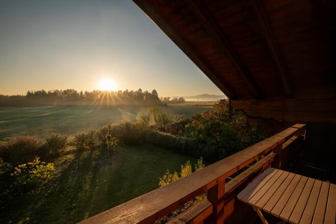 Ostbalkon mit herrlichem Ausblick