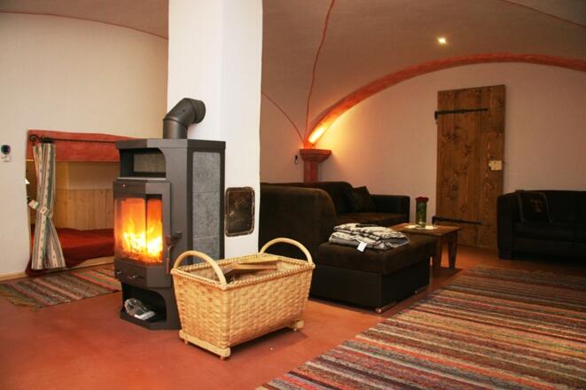 Wohnzimmer mit Schlafkoje Bild 2