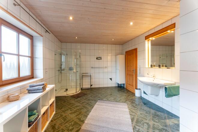 Badezimmer 1 Ansicht 2