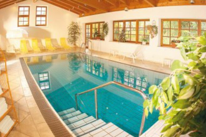 Kurfer Hof - Schwimmbad