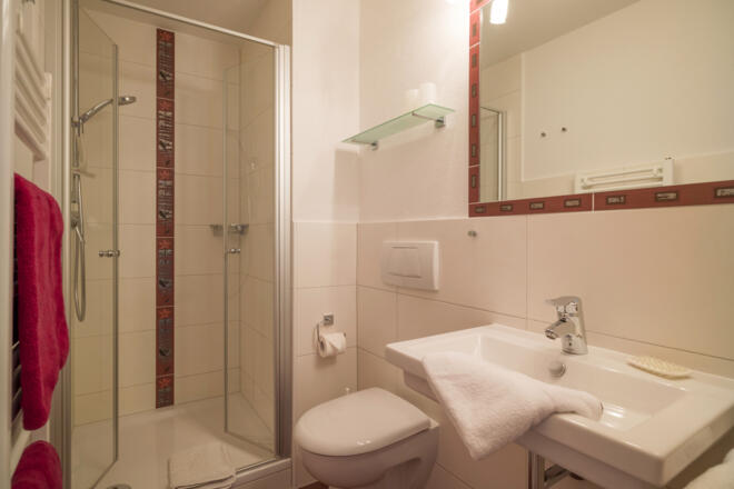 neu renoviertes Badezimmer in der 2-Zimmer-Ferienwohnung