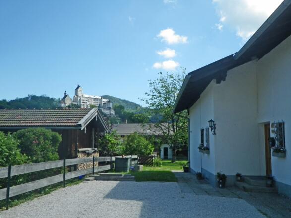Pension mit Blick auf Schloss Hohenaschau