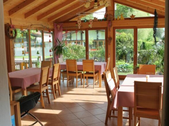 Frühstück im Wintergarten