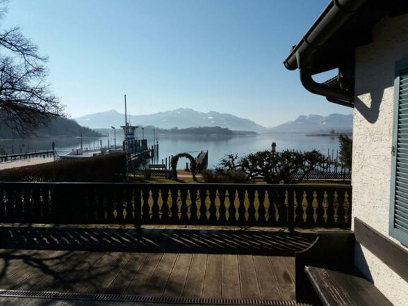 Terrasse mit Blick zum See 2