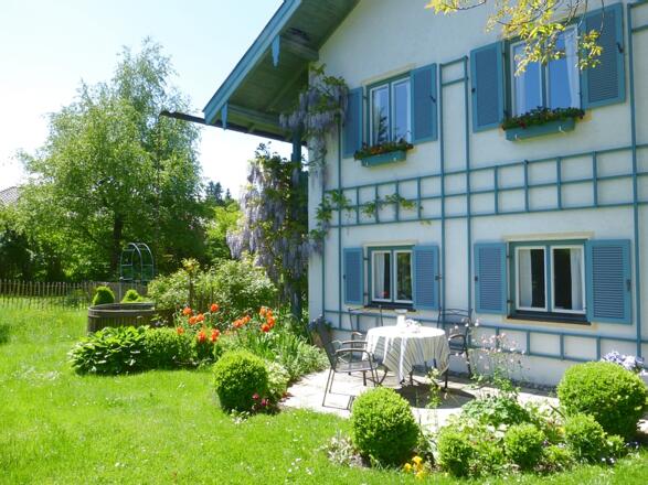 Terrasse Ferienwohnung Weiß-Blau