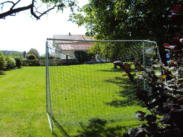 Garten mit Fußballtor