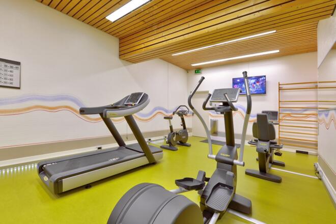 Yachthotel Chiemsee Fitnessraum.jpg