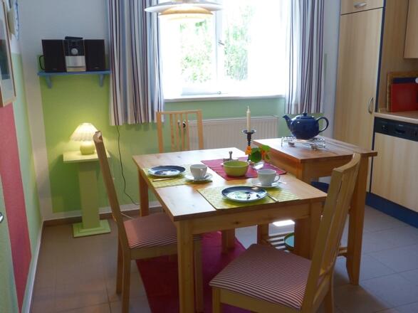 Küchenansicht Ferienwohnung Weiß-Blau