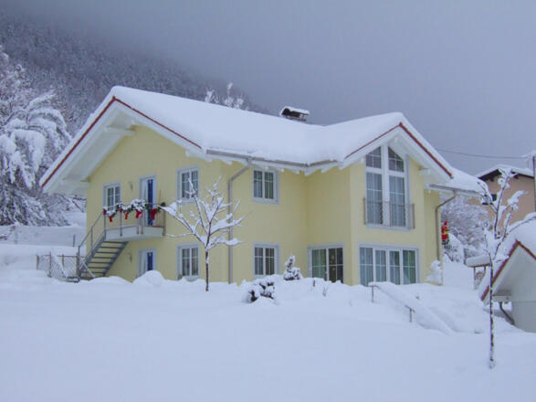 Hausbild Winter